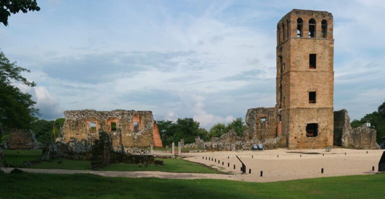 torre catedral panamá viejo